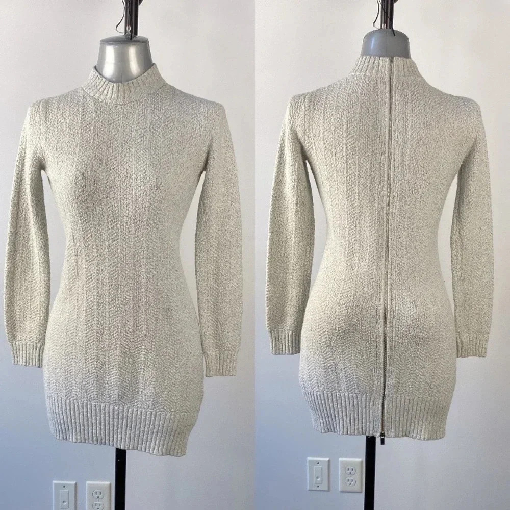 Light gray textured pull over long sleeve zip back sweater dress size small